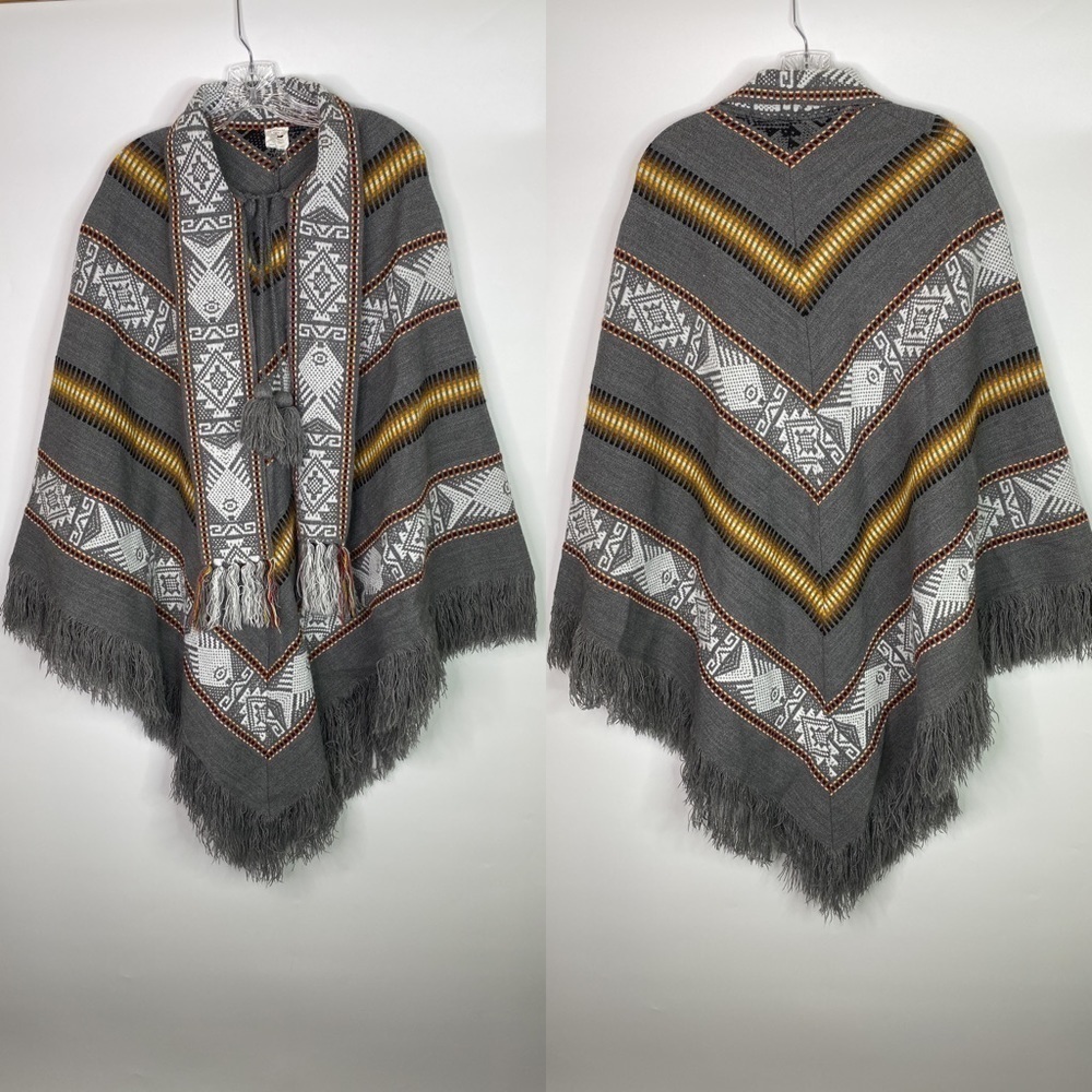 Artessanias Inca Wool Southwestern Ecuadorian Gray Poncho